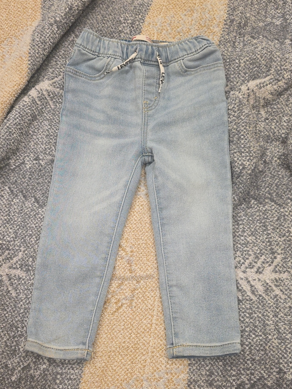 Levis Skinny Taper 24m